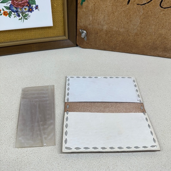 Vintage Butterfly Wallet Leather Bifold Check Book Yellow Green Floral - Picture 3 of 6